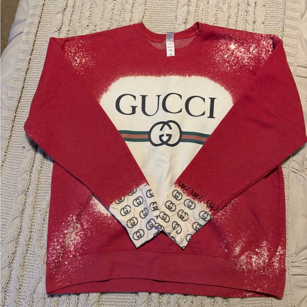 Gucci Red and White Men's Crewneck Sweater